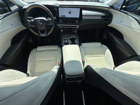 Used 2024 Lexus RX 350 FWD w/ Convenience Package image 27