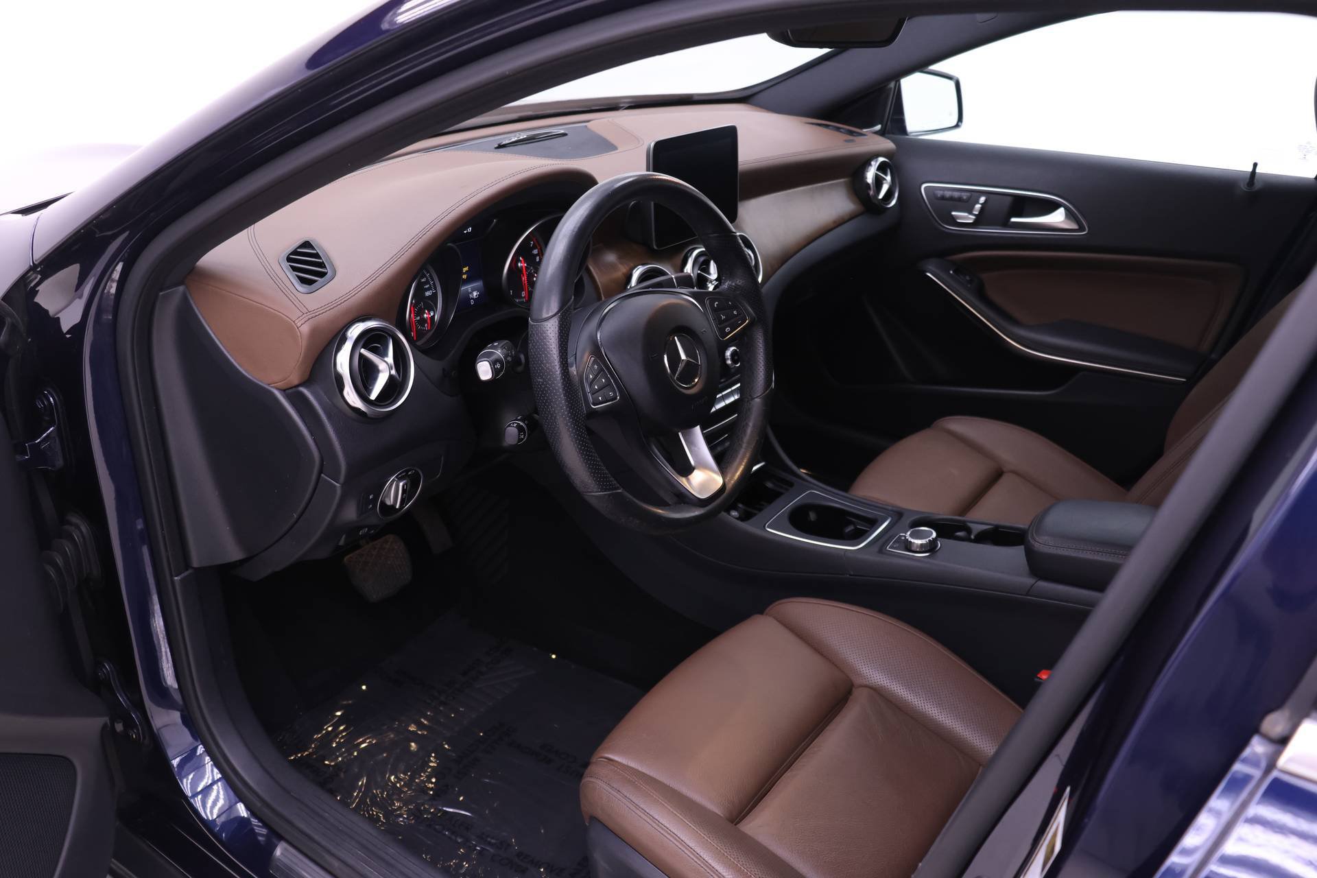 Used 2018 Mercedes-Benz GLA 250 4MATIC image 6