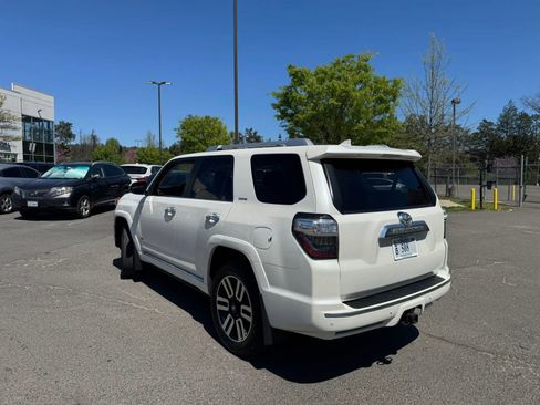 Used 2017 Toyota 4Runner Limited AWD/4WD image 9