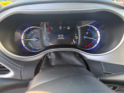 Used 2022 Chrysler Pacifica Touring-L w/ S Appearance Package image 13