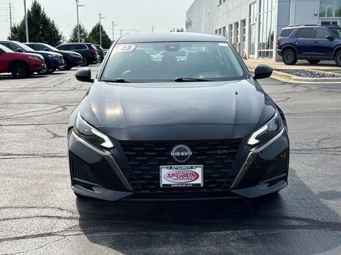 Used 2023 Nissan Altima 2.5 SR AWD/4WD image 5