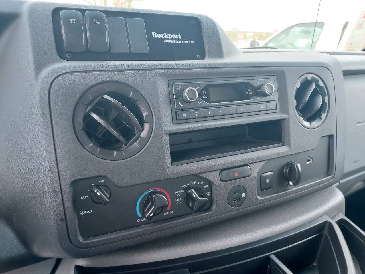 Used 2022 Ford E-450 and Econoline 450 Super Duty w/ Power Windows & Locks Group RWD image 16