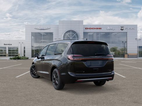 New 2026 Chrysler Pacifica Limited image 3