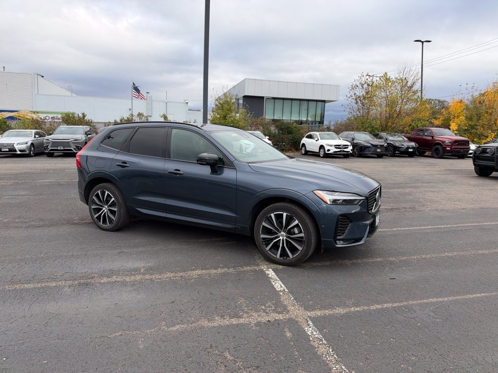 Used 2024 Volvo XC60 B5 Plus w/ Protection Package Premier AWD/4WD image 8