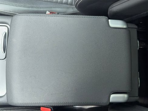 Used 2024 Land Rover Discovery S image 34