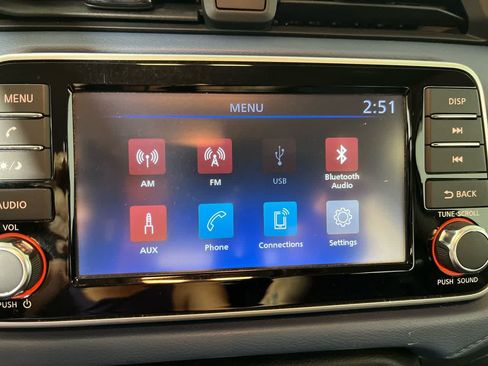 Used 2025 Nissan Versa SV FWD image 18
