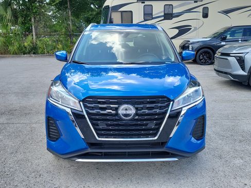 Certified 2024 Nissan Kicks SV FWD image 2