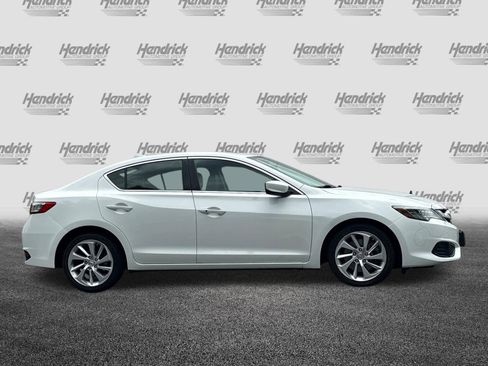 Used 2017 Acura ILX FWD image 3
