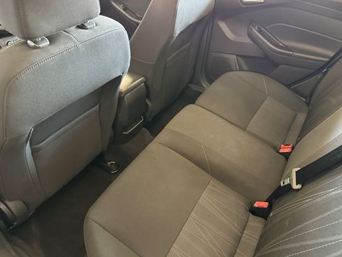 Used 2017 Ford Focus SE FWD image 22