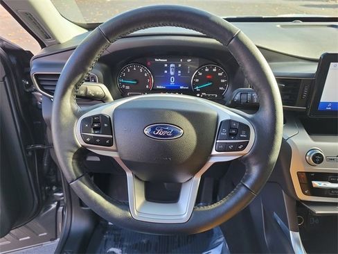 Used 2022 Ford Explorer XLT w/ Equipment Group 202A image 24