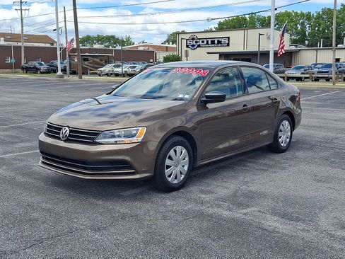 Used 2015 Volkswagen Jetta S FWD image 3