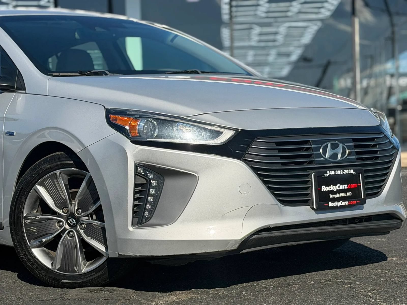 Used 2018 Hyundai Ioniq Limited w/ Limited Ultimate Package 03 FWD image 2