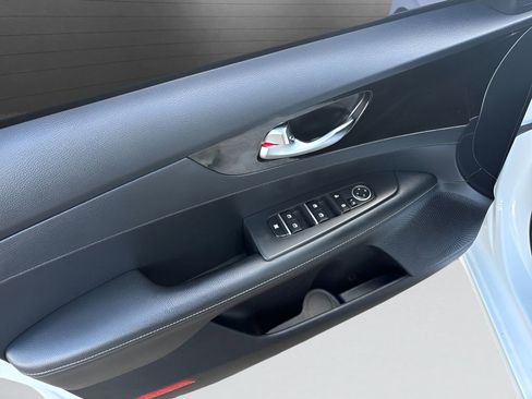 Used 2019 Kia Forte S w/ S Premium Package image 24