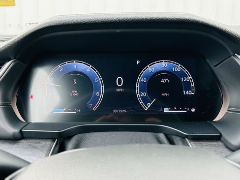 Used 2023 Jeep Grand Cherokee Limited w/ Luxury Tech Group II image 23