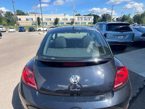 Used 2018 Volkswagen Beetle 2.0T S FWD image 3