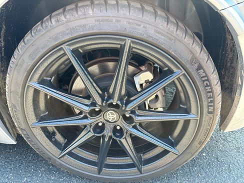 Used 2025 Toyota GR86 Premium w/ ALL Weather Mat Package (TMS) RWD image 6