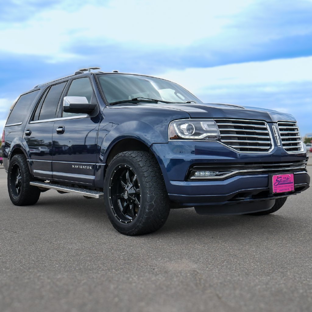 Used 2016 Lincoln Navigator Select AWD/4WD image 13
