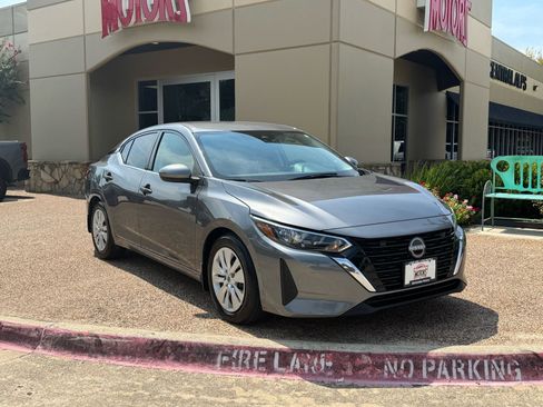 Used 2024 Nissan Sentra S image 6
