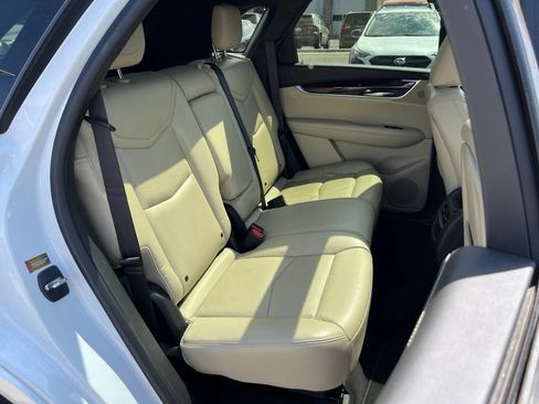 Used 2017 Cadillac XT5 Luxury w/ Driver Awareness Package FWD image 20