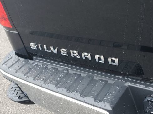 Used 2018 Chevrolet Silverado 1500 LT w/ All Star Edition AWD/4WD image 8