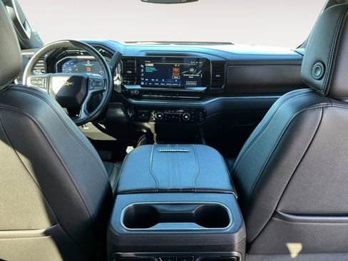 Used 2024 Chevrolet Silverado 3500 High Country image 17