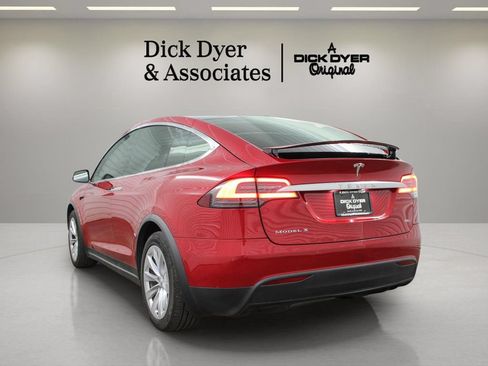 Used 2018 Tesla Model X 75D AWD/4WD image 14