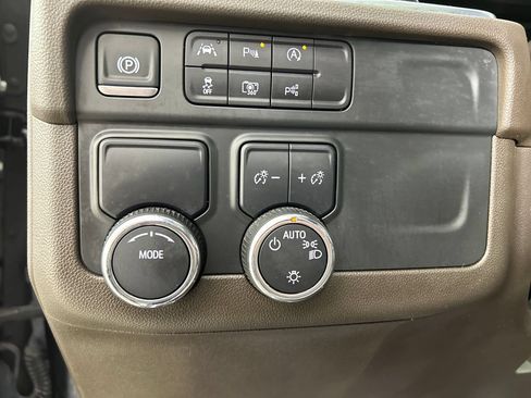 Used 2025 Chevrolet Tahoe LT RWD image 15