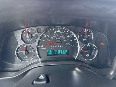 Used 2014 Chevrolet Express 2500 RWD image 21
