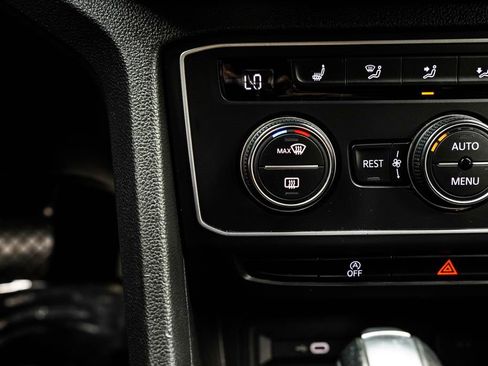 Used 2021 Volkswagen Atlas SE FWD image 28