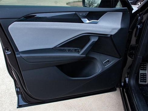 New 2026 Volkswagen Tiguan SE R-Line image 12