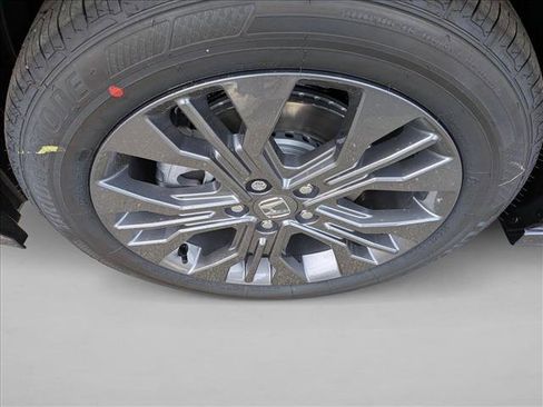 New 2026 Honda Odyssey Touring image 9