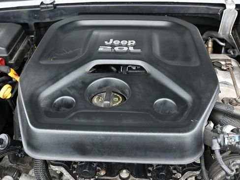 Used 2022 Jeep Wrangler Unlimited Rubicon 4xe w/ Dual Top Group image 40