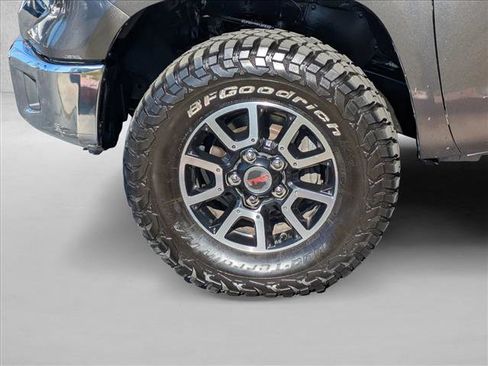 Used 2014 Toyota Tundra SR5 w/ TRD Off Road Package image 10