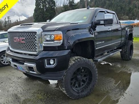 Used 2017 GMC Sierra 3500 Denali image 1