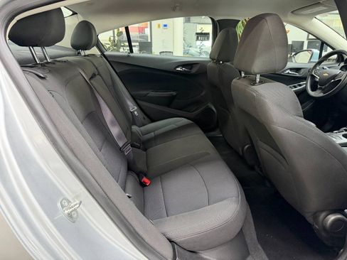 Used 2017 Chevrolet Cruze LT w/ LT Convenience Package FWD image 15