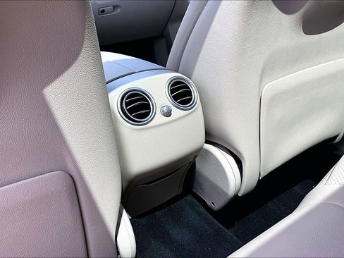 Used 2022 Mercedes-Benz GLC 300 image 33