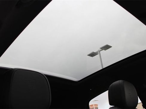 Used 2025 Porsche Cayenne Coupe image 27