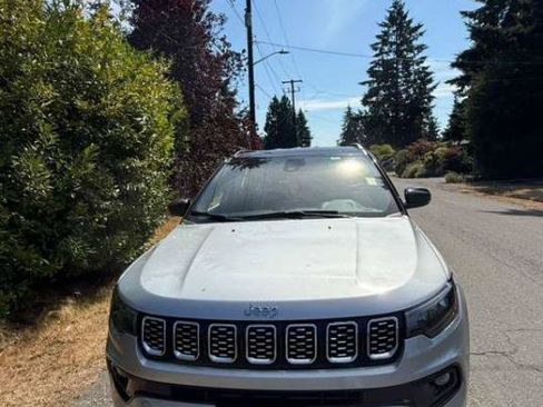 Used 2025 Jeep Compass Limited AWD/4WD image 5