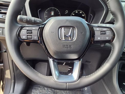 New 2025 Honda Pilot Touring image 11