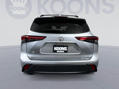 Used 2021 Toyota Highlander Limited AWD/4WD image 10