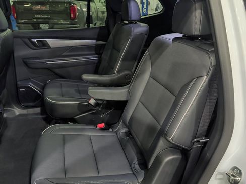 Certified 2025 Buick Enclave Preferred image 14