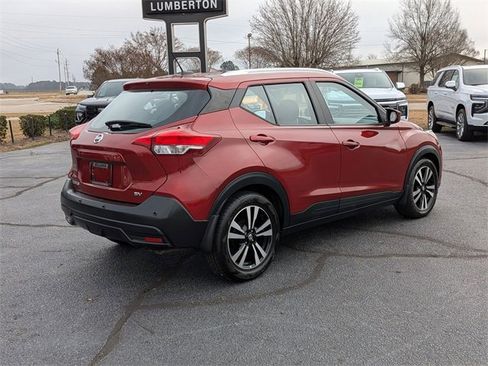 Used 2020 Nissan Kicks SV image 3