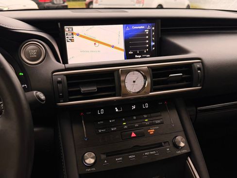 Used 2018 Lexus IS 300 w/ Comfort Package RWD image 41