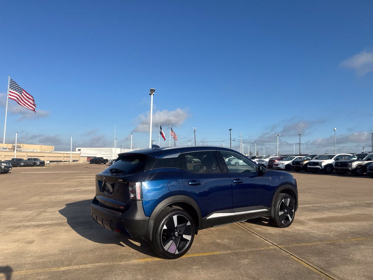 Certified 2025 Nissan Kicks SR FWD image 29