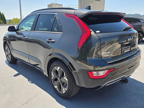 Used 2024 Kia Niro Wind w/ Wind Preserve Package FWD image 5
