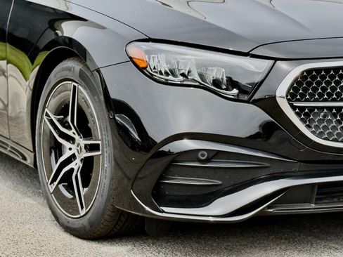 New 2026 Mercedes-Benz E 450 4MATIC Sedan image 9