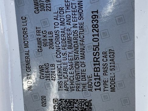 Used 2020 Chevrolet Camaro LT w/ RS Package image 28