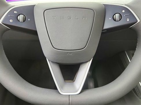 Used 2026 Tesla Model Y 2WD image 39