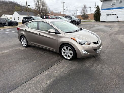 Used 2013 Hyundai Elantra Limited w/ Technology Pkg image 2