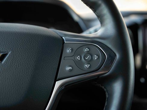 Used 2023 Chevrolet Traverse LT image 7